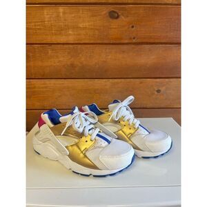 Nike Huarache Run White Gold Blue Athletic (GS) 654280-109 Size 6.5 Youth Sneake